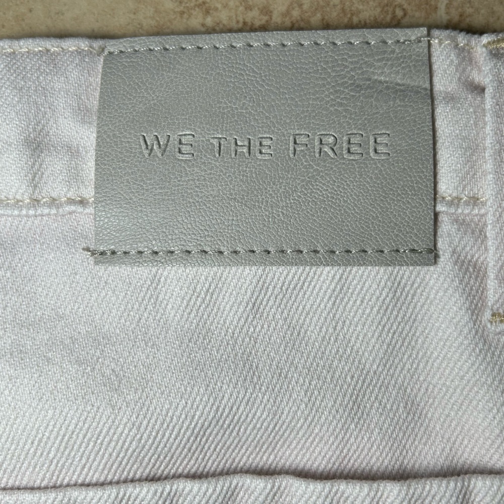 NWT🌷We The Free Illusion Printed Straight Leg Jeans - Size 28 - Picture 15 of 16